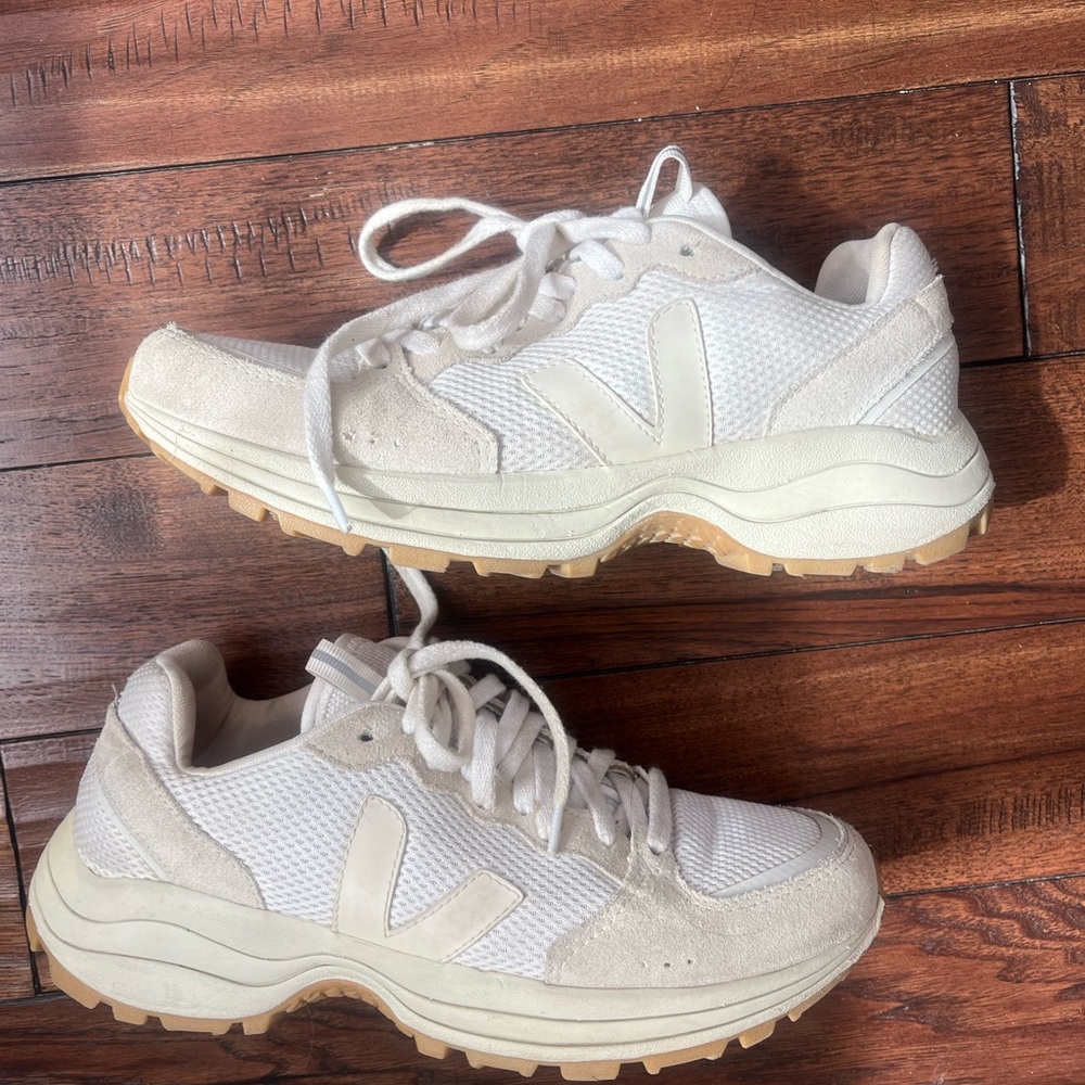 Veja White Sneakers Womens 11 cream Venturi